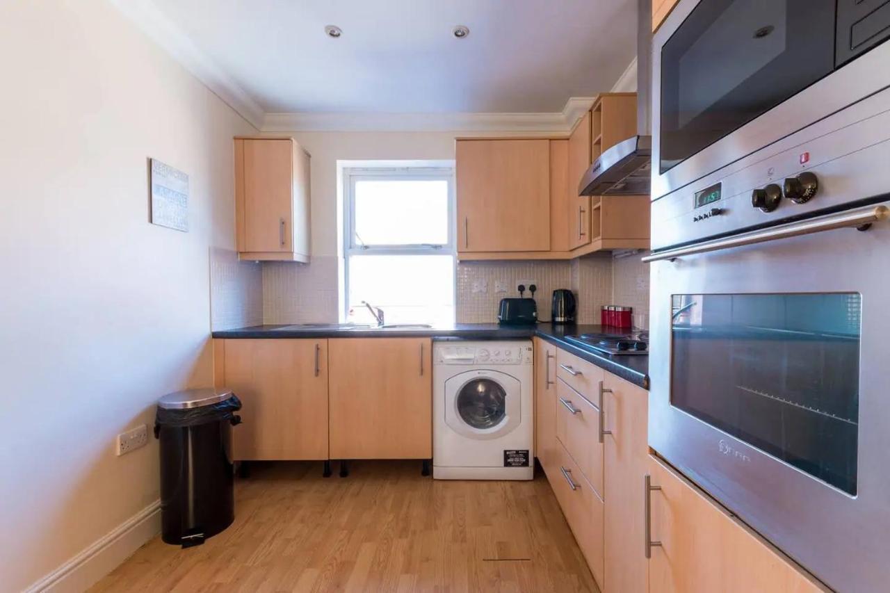 Godwin Court Apartments Свіндон Екстер'єр фото