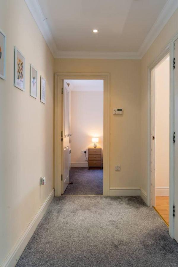 Godwin Court Apartments Свіндон Екстер'єр фото