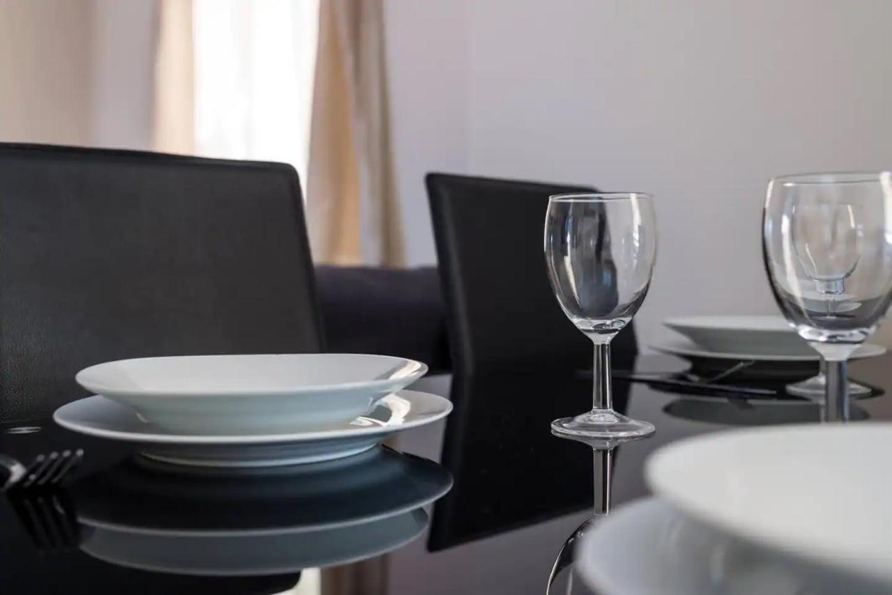 Godwin Court Apartments Свіндон Екстер'єр фото