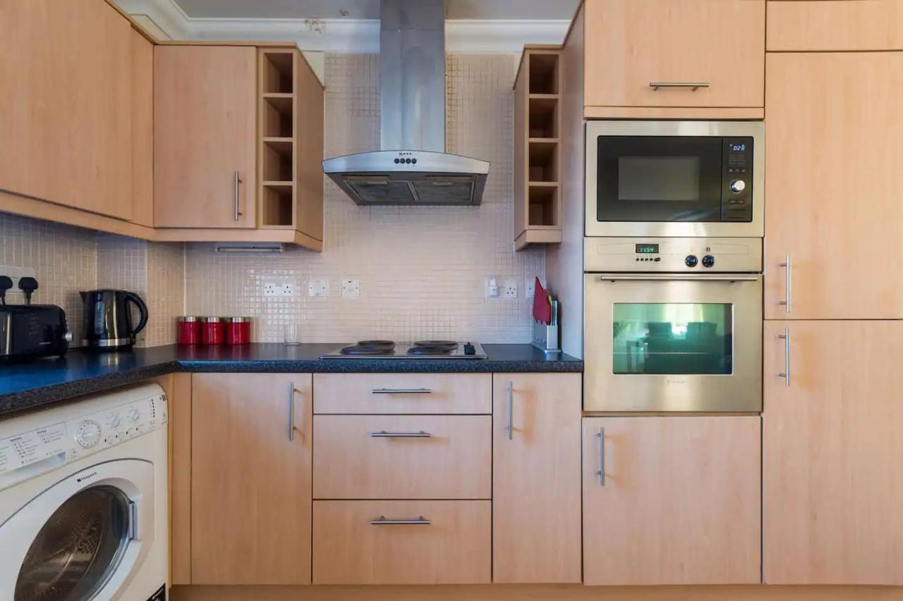 Godwin Court Apartments Свіндон Екстер'єр фото