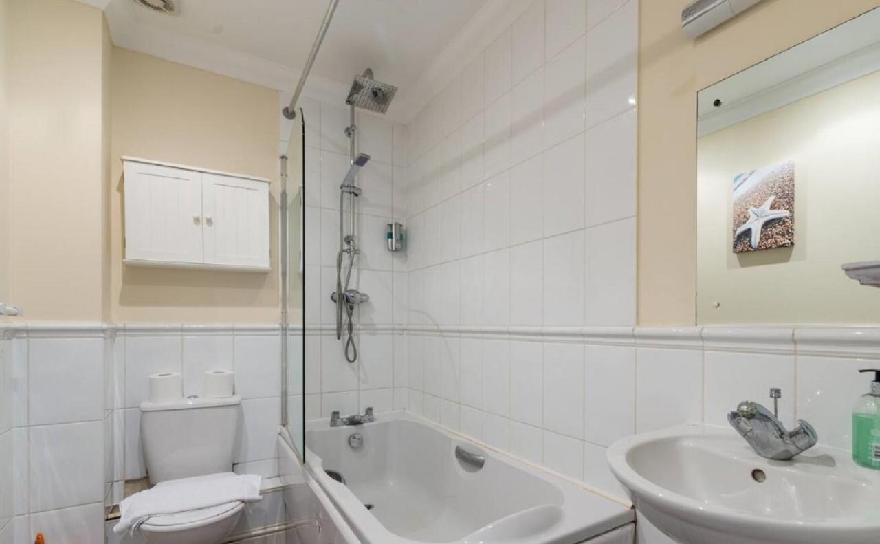 Godwin Court Apartments Свіндон Екстер'єр фото