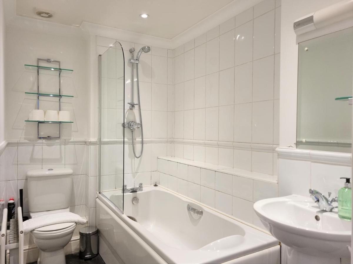 Godwin Court Apartments Свіндон Екстер'єр фото
